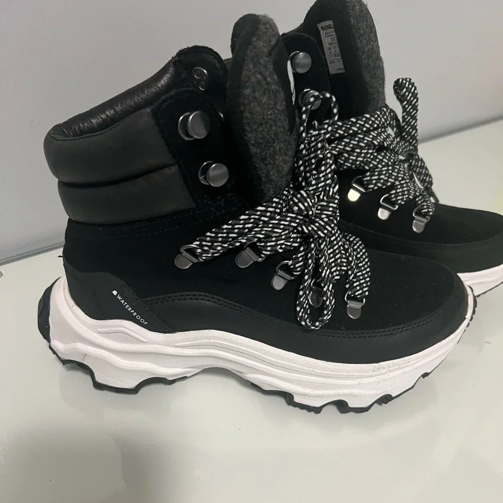 Boots women sorel new the no box